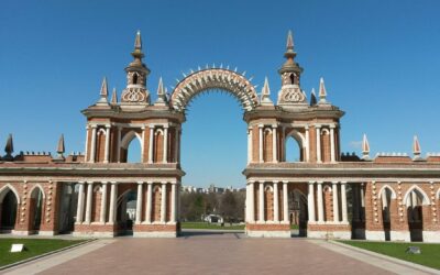 Галерея-ограда с воротами в усадьбе Царицыно
