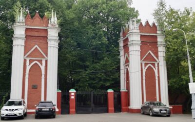 Башни парадного двора усадьбы Михалково (ЮВ)