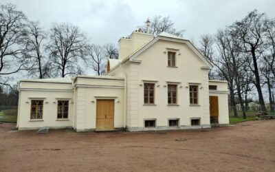 Кухонный корпус Фермерского дворца в парке Александрия