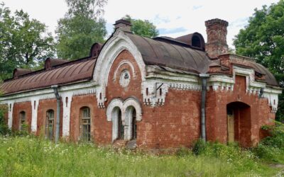 Конный двор в Орловском парке в Стрельне. Восточная конюшня
