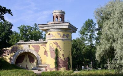 Башня-руина в Екатерининском парке Царского Села
