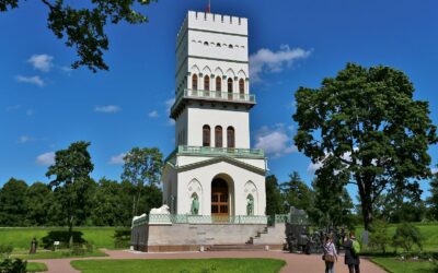 Белая башня в Александровском парке Царского Села