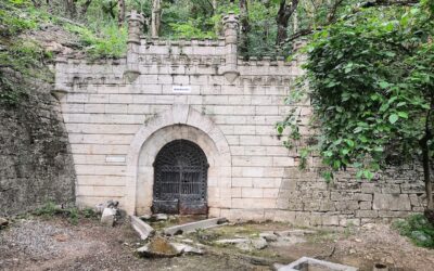 Портал в штольню источника N 1 в Железноводске