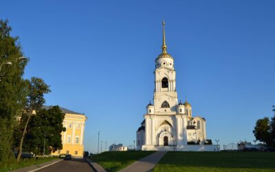 Колокольня Успенского собора во Владимире