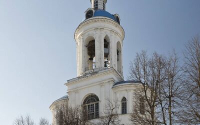 Колокольня Всех Святых (Святые ворота) в Боголюбово