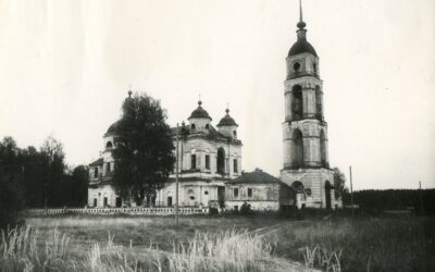 Колокольня Воскресенской церкви в Матренино (Рощино)