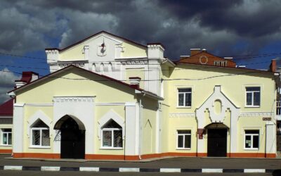 Здание каретной и конюшни в усадьбе Рамонь